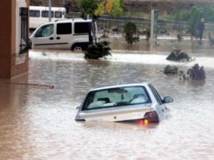 За 24 часа в Самсуне выпало 68.4 мм осадков вызвав небывалое наводнение